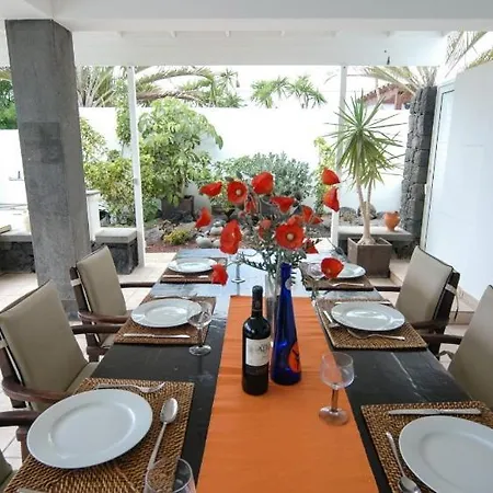 In Sleeps 8 Includes Swimming Pool Air Con And Wifi Villa *