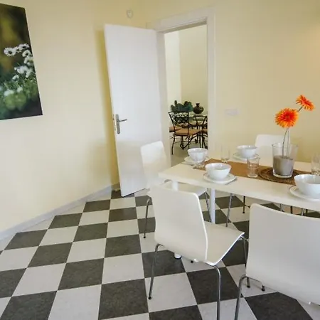 Villa In Sleeps 8 Includes Swimming Pool Air Con And Wifi Puerto Calero