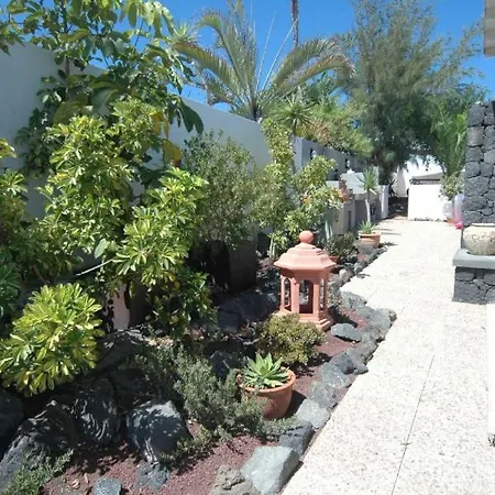 In Sleeps 8 Includes Swimming Pool Air Con And Wifi Puerto Calero