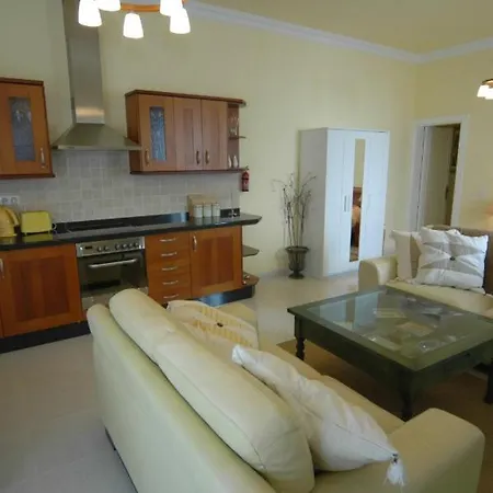 Villa In Sleeps 8 Includes Swimming Pool Air Con And Wifi *
