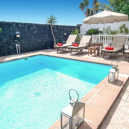 Villa In Sleeps 8 Includes Swimming Pool Air Con And Wifi Puerto Calero