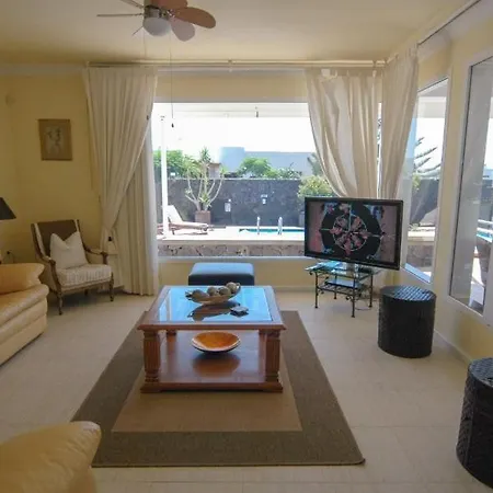 In Sleeps 8 Includes Swimming Pool Air Con And Wifi * Puerto Calero