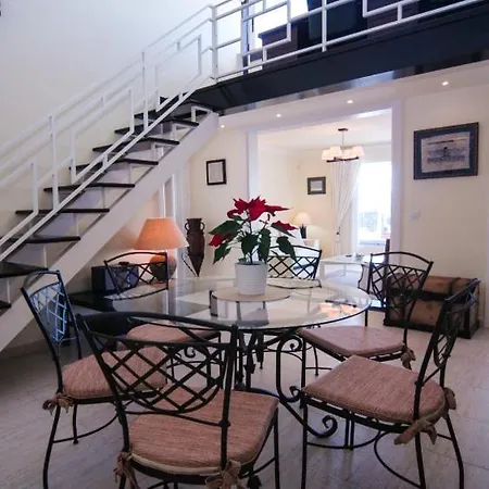Villa In Sleeps 8 Includes Swimming Pool Air Con And Wifi *