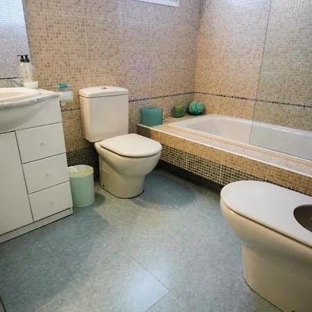 In Sleeps 8 Includes Swimming Pool Air Con And Wifi *